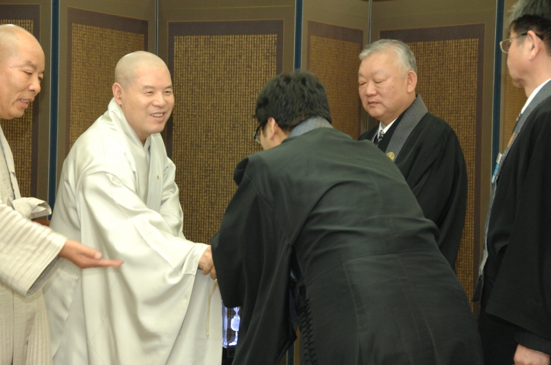 2010.11.29_일본정토진종 스님단 예방 (2)